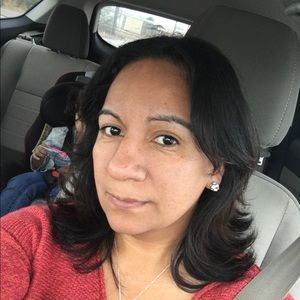 Meet your Posher, Loida